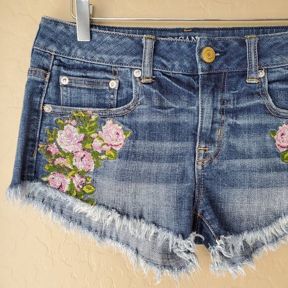 American Eagle Floral Embroidered Cutoff Shorts - Picture 3 of 9